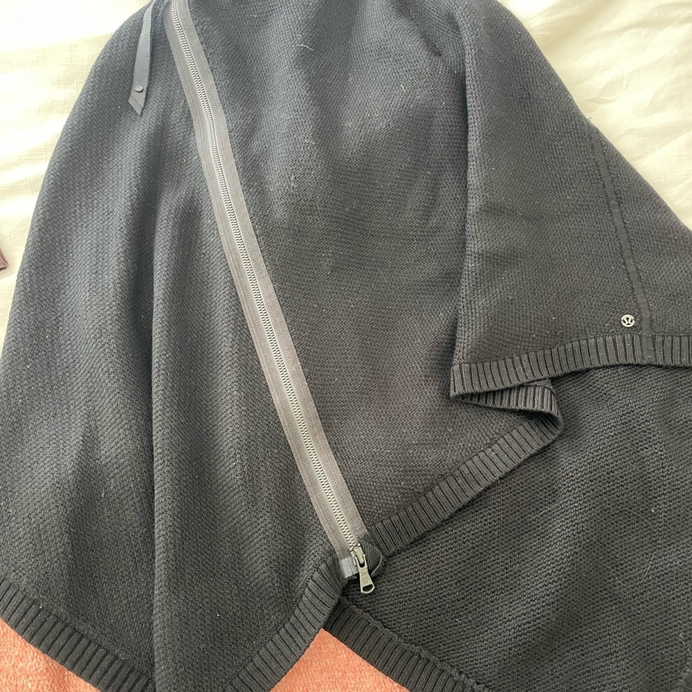 Lululemon women’s cape sweater
